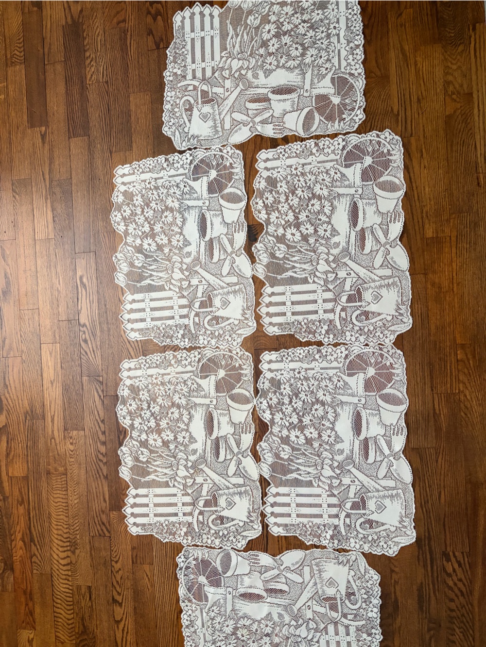 Vintage White Lace Placemats Garden Watering Can Flowers Kitchen Decor Set of 6